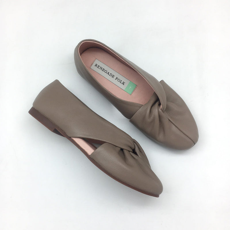 Knotted Flats