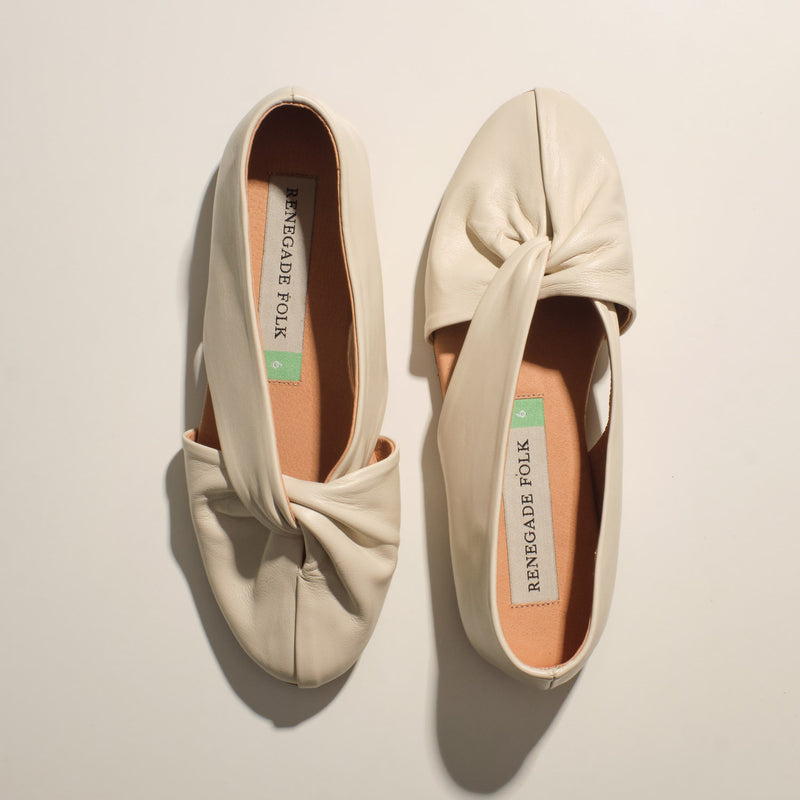 Knotted Flats