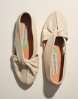 Knotted Flats