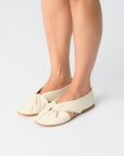 Knotted Flats