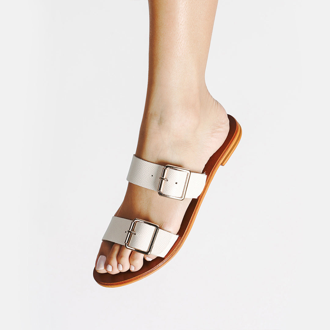 Stay in White (1577179971636)